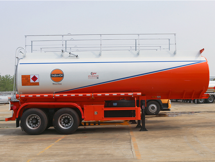 30,000 litres Oil Tank Semi-trailer - R